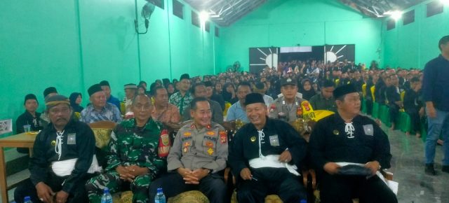 Polsek Tulang Bawang Tengah Lakukan Pengamanan Pada Kegiatan Pengesahan Warga PSHT di Gedung PSHT Tiyuh Candra Mukti Polsek Tulang Bawang Tengah Lakukan Pengamanan Pada Kegiatan Pengesahan Warga PSHT di Gedung PSHT Tiyuh Candra Mukti
