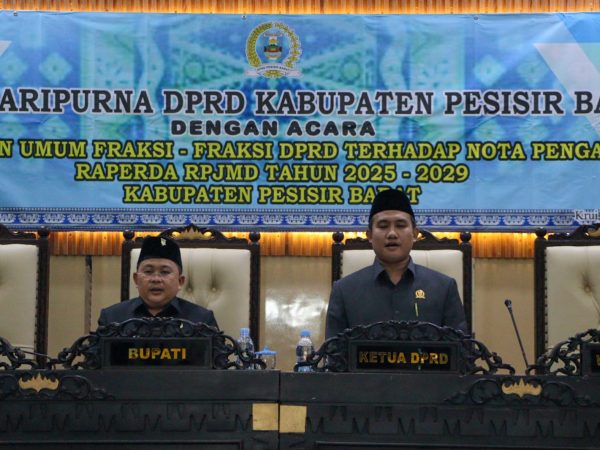 Wakil Bupati Irawan Topani Hadiri Rapat Paripurna Dengan Agenda Pandangan Umum Fraksi Terhadap Nota Pengantar Ranperda RPJMD 2025-2029 Wakil Bupati Irawan Topani Hadiri Rapat Paripurna Dengan Agenda Pandangan Umum Fraksi Terhadap Nota Pengantar Ranperda RPJMD 2025-2029