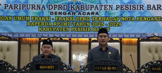 Wakil Bupati Irawan Topani Hadiri Rapat Paripurna Dengan Agenda Pandangan Umum Fraksi Terhadap Nota Pengantar Ranperda RPJMD 2025-2029 Wakil Bupati Irawan Topani Hadiri Rapat Paripurna Dengan Agenda Pandangan Umum Fraksi Terhadap Nota Pengantar Ranperda RPJMD 2025-2029