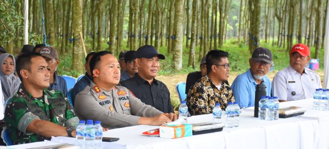 Jajaran Polres Tulang Bawang Barat Tanam Jagung Serentak Dukung Swasembada Pangan 2025 Kuartal III