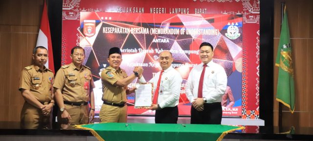 Gandeng Kejaksaan Negeri, Pemkab Lampung Barat Siap Tangani Hukum Perdata dan Tata Usaha Negara Gandeng Kejaksaan Negeri, Pemkab Lampung Barat Siap Tangani Hukum Perdata dan Tata Usaha Negara