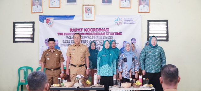 Pemkab Tubaba Peringati Harganas, Launching Sekolah Lansia, Kukuhkan Forum Generasi Remaja, dan Serahkan Honorium kepada TPK serta Kader IMP