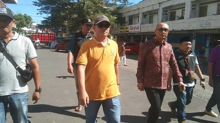 Bersama Kadishub, Ketua DPC PWRI Lampura Tinjau Pasar Dekon Respon Keluhan Pedagang Bersama Kadishub, Ketua DPC PWRI Lampura Tinjau Pasar Dekon Respon Keluhan Pedagang