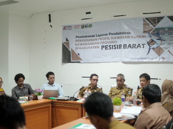 Asisten III Gunawan, Buka Rapat Pembahasan Laporan Pendahuluan Penyusunan Profil Kawasan Kumuh Kewenangan Provinsi Asisten III Gunawan, Buka Rapat Pembahasan Laporan Pendahuluan Penyusunan Profil Kawasan Kumuh Kewenangan Provinsi