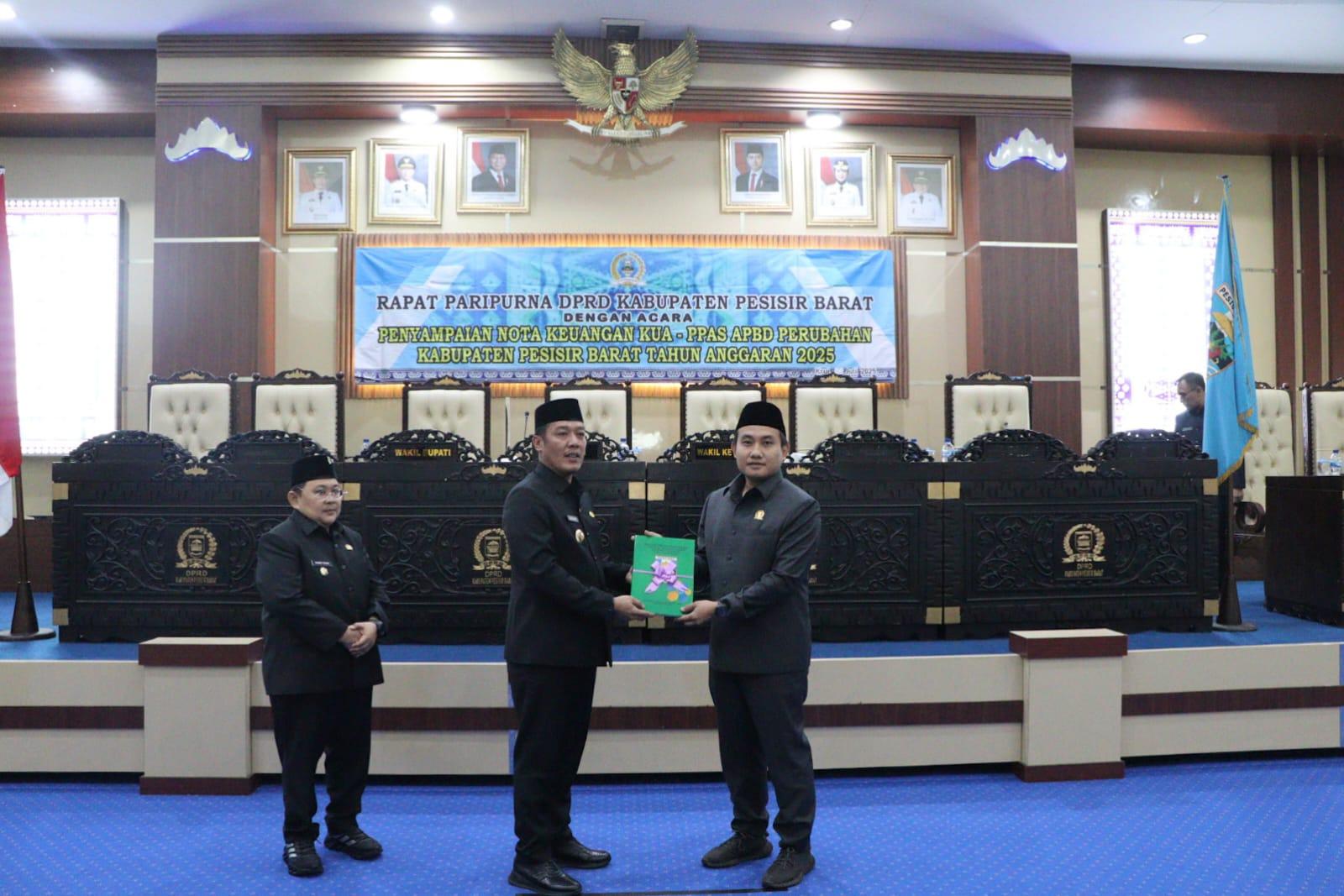 Hadiri Rapat Paripurna, Bupati Dedi Irawan Sampaikan Nota Keuangan KUA-PPAS APBD Perubahan Tahun Anggaran 2025 Hadiri Rapat Paripurna, Bupati Dedi Irawan Sampaikan Nota Keuangan KUA-PPAS APBD Perubahan Tahun Anggaran 2025