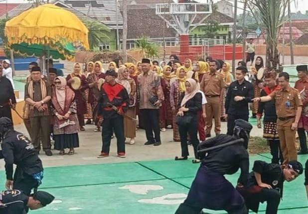 Bupati Tanggamus H.Moh Saleh Asnawi Hadiri Festival Seni Budaya Adat Lampung di Taman Soekarno Bupati Tanggamus H.Moh Saleh Asnawi Hadiri Festival Seni Budaya Adat Lampung di Taman Soekarno