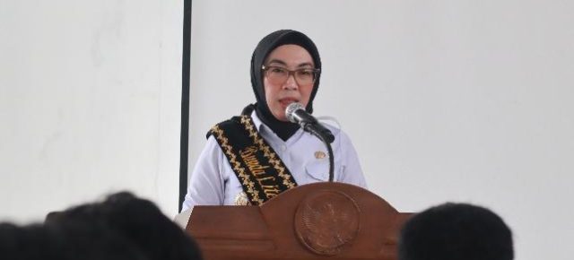 Bupati Ayu Asalasiyah berkomitmen Membangun Budaya Literasi Digital Yang Berakar Pada Nilai lokal Bupati Ayu Asalasiyah berkomitmen Membangun Budaya Literasi Digital Yang Berakar Pada Nilai lokal