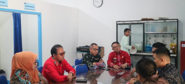 Sekda Nukman Tinjau Kesiapan Dapur Program Makan Bergizi Gratis di Balik Bukit