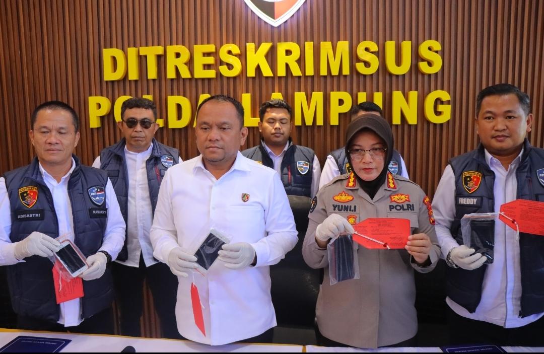 Bongkar Komunitas Gay Di Facebook, Polda Lampung Amankan 3 Tersangka Bongkar Komunitas Gay Di Facebook, Polda Lampung Amankan 3 Tersangka