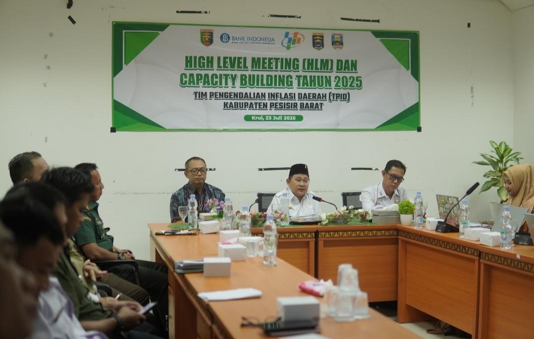 Wakil Bupati Irawan Topani Buka Kegiatan HLM TPIF dan Capacitu Building TPID Wakil Bupati Irawan Topani Buka Kegiatan HLM TPIF dan Capacitu Building TPID
