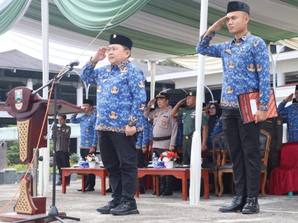 Wakil Bupati Pimpin Upacara Paripurna Bulanan Pemerintah Kabupaten Pesibar Wakil Bupati Pimpin Upacara Paripurna Bulanan Pemerintah Kabupaten Pesibar