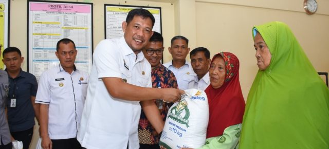 Wakil Bupati Tubaba Monitoring Distribusi Bantuan Pangan Beras Cadangan Pemerintah