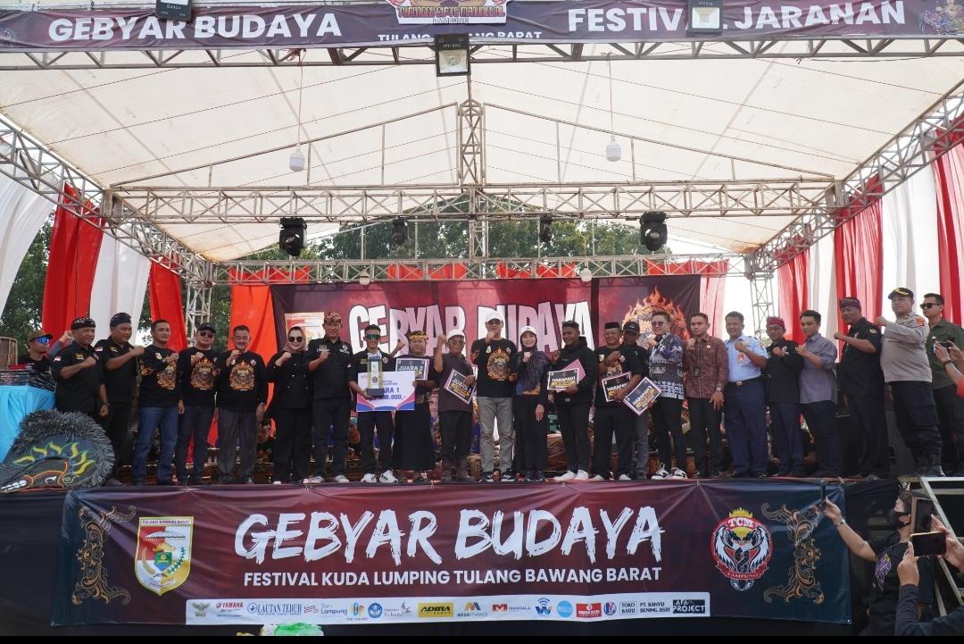 Bersama Wakil Bupati, Ir. Novriwan Jaya Hadiri Penutupan Gebyar Budaya TCM 2025 Bersama Wakil Bupati, Ir. Novriwan Jaya Hadiri Penutupan Gebyar Budaya TCM 2025