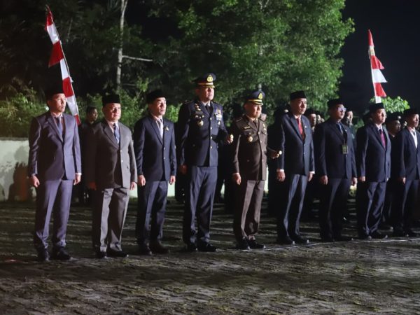 Peringati HUT RI ke-80, Pemkab Lampung Barat Gelar Apel Kehormatan dan Renungan Suci di Taman Makam Pahlawan Liwa