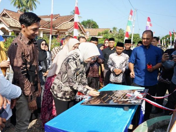 Tugu Kujang Kembar Simbol Semangat Paguyuban Sadulur Pasundan, Diresmikan Bupati Ayu Asalasiyah