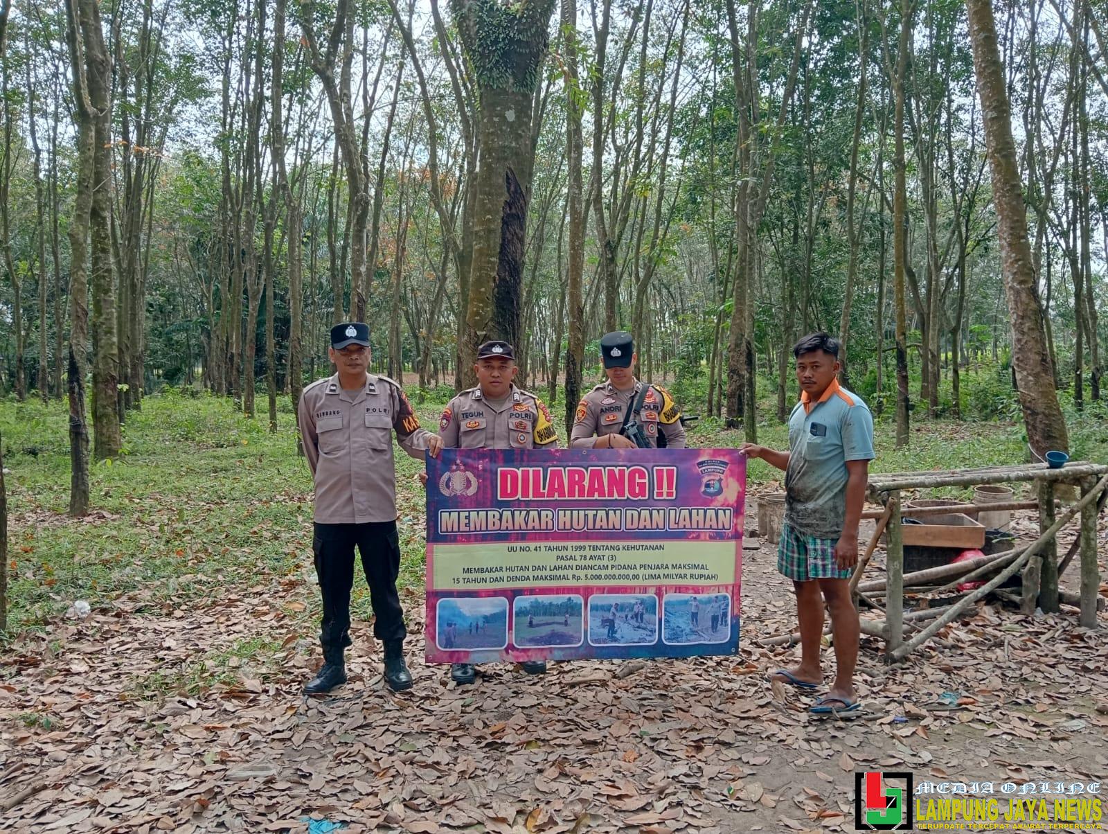 Polsek Tumijajar Gelar Sosialisasi Karhutla Untuk Meningkatkan Kesadaran Masyarakat Polsek Tumijajar Gelar Sosialisasi Karhutla Untuk Meningkatkan Kesadaran Masyarakat