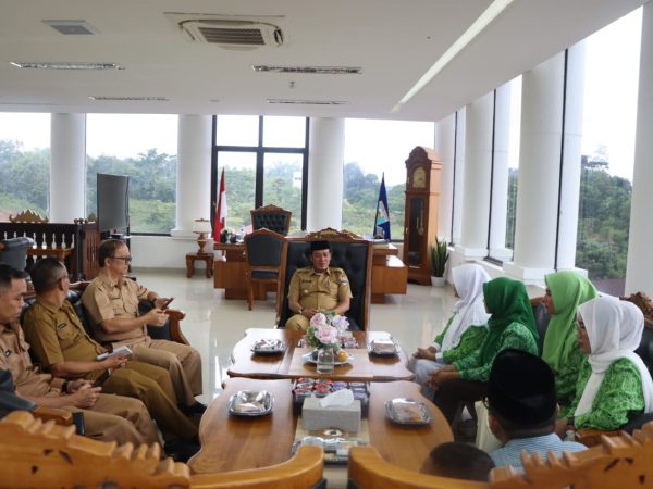 Bupati Dedi Irawan Sambut Kunjungan Fatayat NU Bupati Dedi Irawan Sambut Kunjungan Fatayat NU
