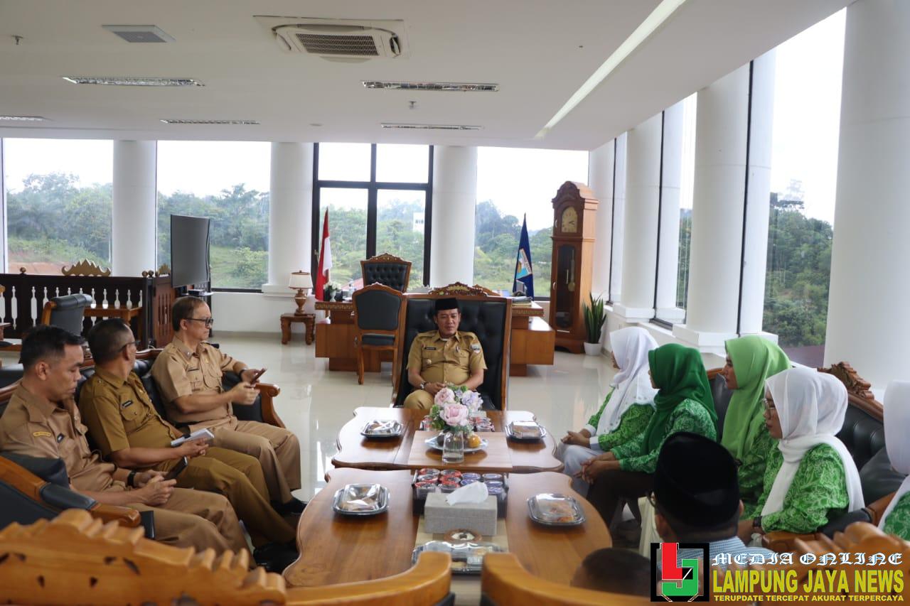 Bupati Dedi Irawan Sambut Kunjungan Fatayat NU