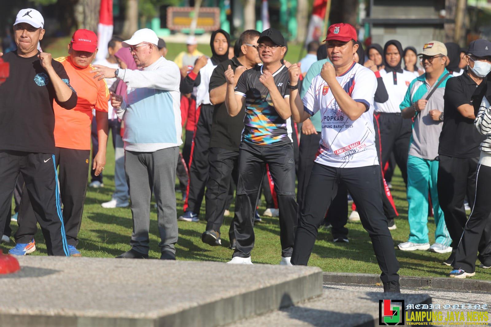 Gelar Senam Bersama, Parosil Ajak ASN Jadi Teladan Semarak HUT RI Ke-80 Gelar Senam Bersama, Parosil Ajak ASN Jadi Teladan Semarak HUT RI Ke-80