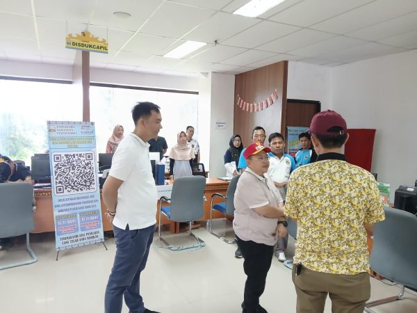 Gelar Sidak Di MPP, Wakil Bupati Irawan Topani Tekankan Dasar Hukum Dalam Pelayanan Publik Gelar Sidak Di MPP, Wakil Bupati Irawan Topani Tekankan Dasar Hukum Dalam Pelayanan Publik