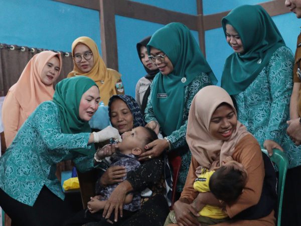 Ketua TP-PKK Dian Hardiyanti Dedi Tinjau Posyandu Fi Gunung Kemala dan Way Sindi Hanuan Ketua TP-PKK Dian Hardiyanti Dedi Tinjau Posyandu Fi Gunung Kemala dan Way Sindi Hanuan