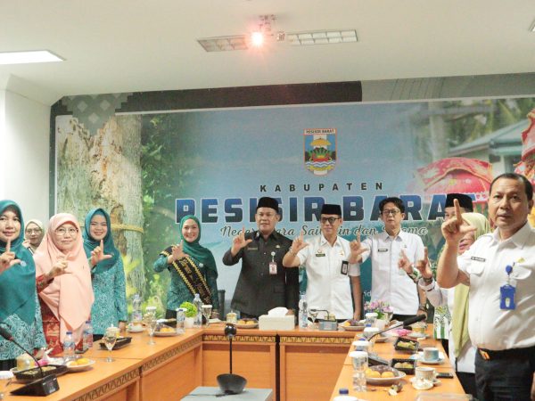 Pj Sekda Tedi Zadmiko Resmi Buka Kegiatan "SAYA GEMAR MEMBACA" Untuk Tingkatkan Literasi Masyarakat Pj Sekda Tedi Zadmiko Resmi Buka Kegiatan "SAYA GEMAR MEMBACA" Untuk Tingkatkan Literasi Masyarakat
