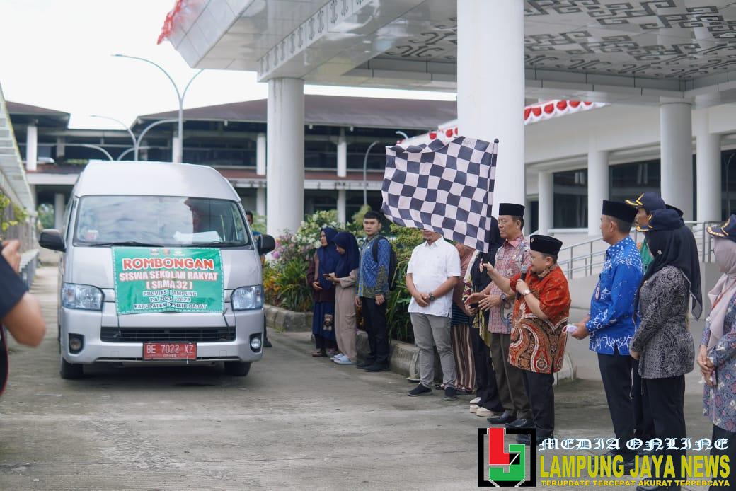 Wakil Bupati Irawan Topani Lepas Keberangkatan 32 Siswa Sekolah Rakyat (SRMA 32)