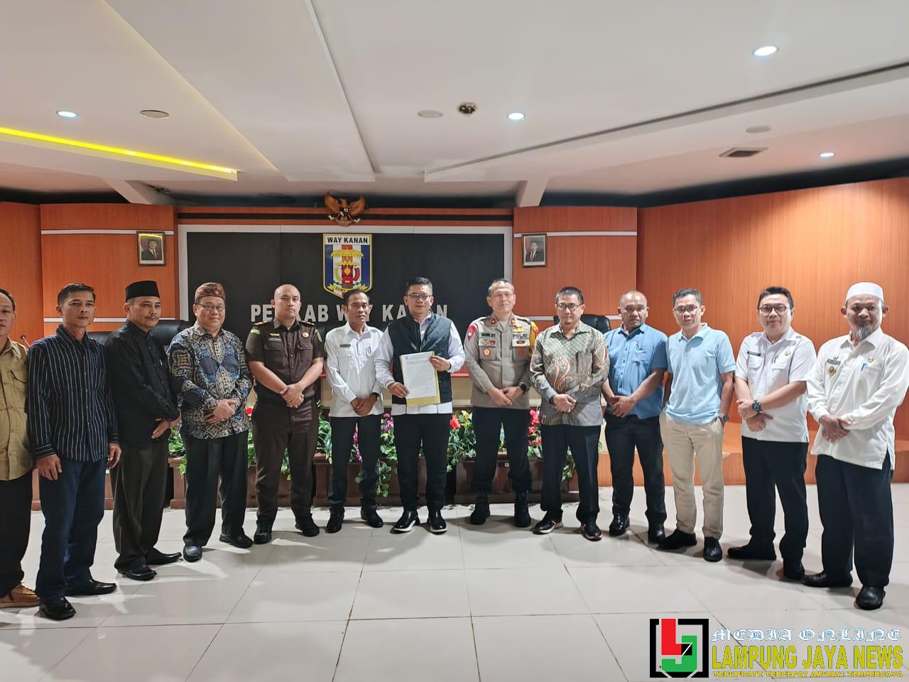 Sekda Machiavelli HT Sukses Buat Kesepakatan Dalam Mediasi Dilahan PTPN 1 Regional VII Blambangan Umpu 