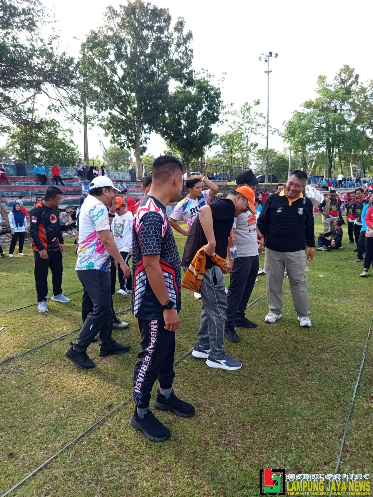 Semarak HUT RI Ke-80, Pemkab Way Kanan Gelar Jalan Sehat dan Berbagai Perlombaan Tradisional