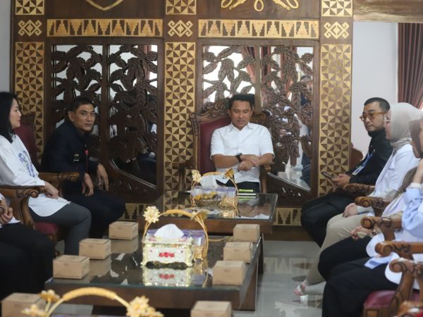 Bupati Parosil Sambut Hangat Kedatangan 24 Dokter PIDI dan PIDGI Yang Resmi Bertugas di Lampung Barat