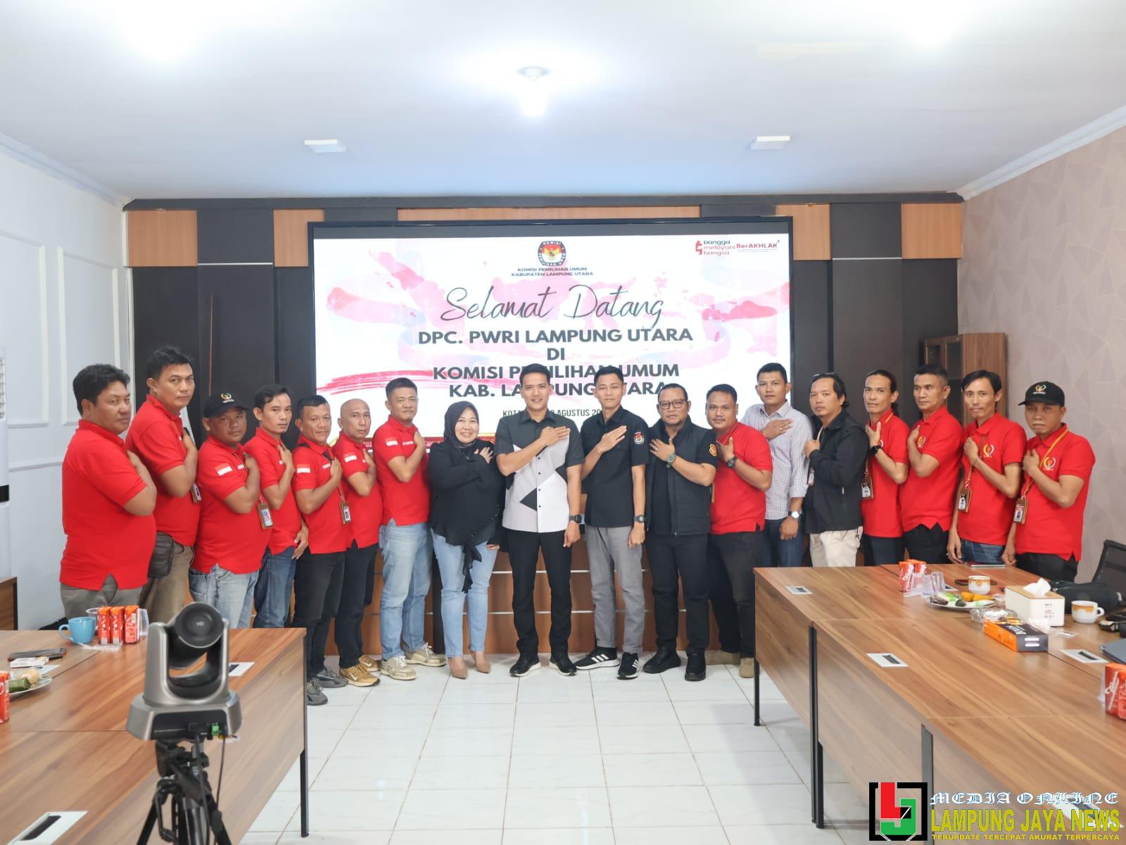 Sharing Informasi KPUD Lampung Utara Terima Kunjungan DPC PWRI Sharing Informasi KPUD Lampung Utara Terima Kunjungan DPC PWRI