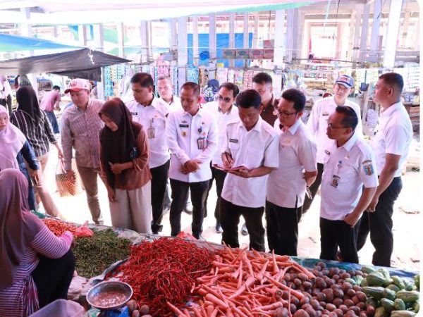 TPID Kabupaten Way Kanan Gelar Sidak dan Operasi Pasar Murah Beras SPHP Di Pasar Blambangan Umpu