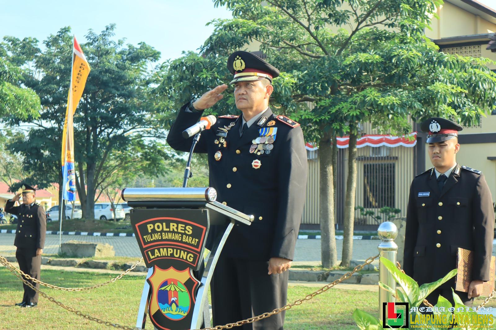 Polres Tulang Bawang Barat Gelar Upacara Peringatan HUT Kemerdekaan Republik Indonesia ke-80 Polres Tulang Bawang Barat Gelar Upacara Peringatan HUT Kemerdekaan Republik Indonesia ke-80