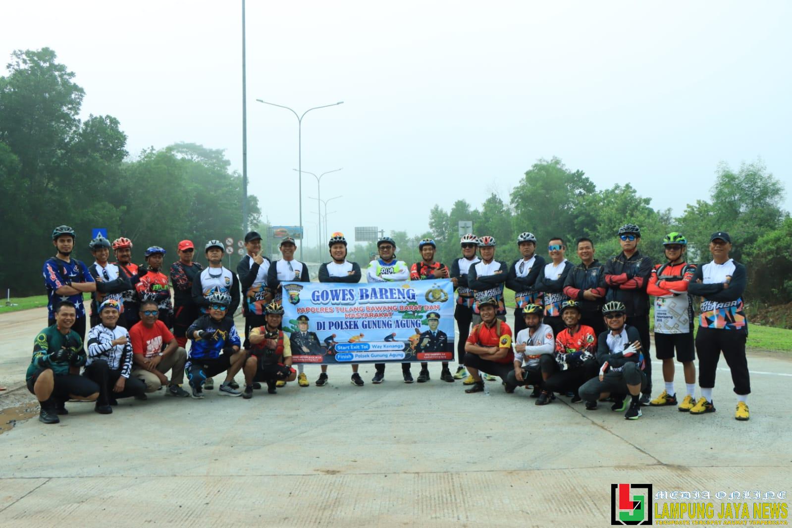 Kapolres Tulang Bawang Barat Gowes Bareng Personil dan Warga, Bangun Semangat Hidup Sehat dan Kebersamaan Kapolres Tulang Bawang Barat Gowes Bareng Personil dan Warga, Bangun Semangat Hidup Sehat dan Kebersamaan