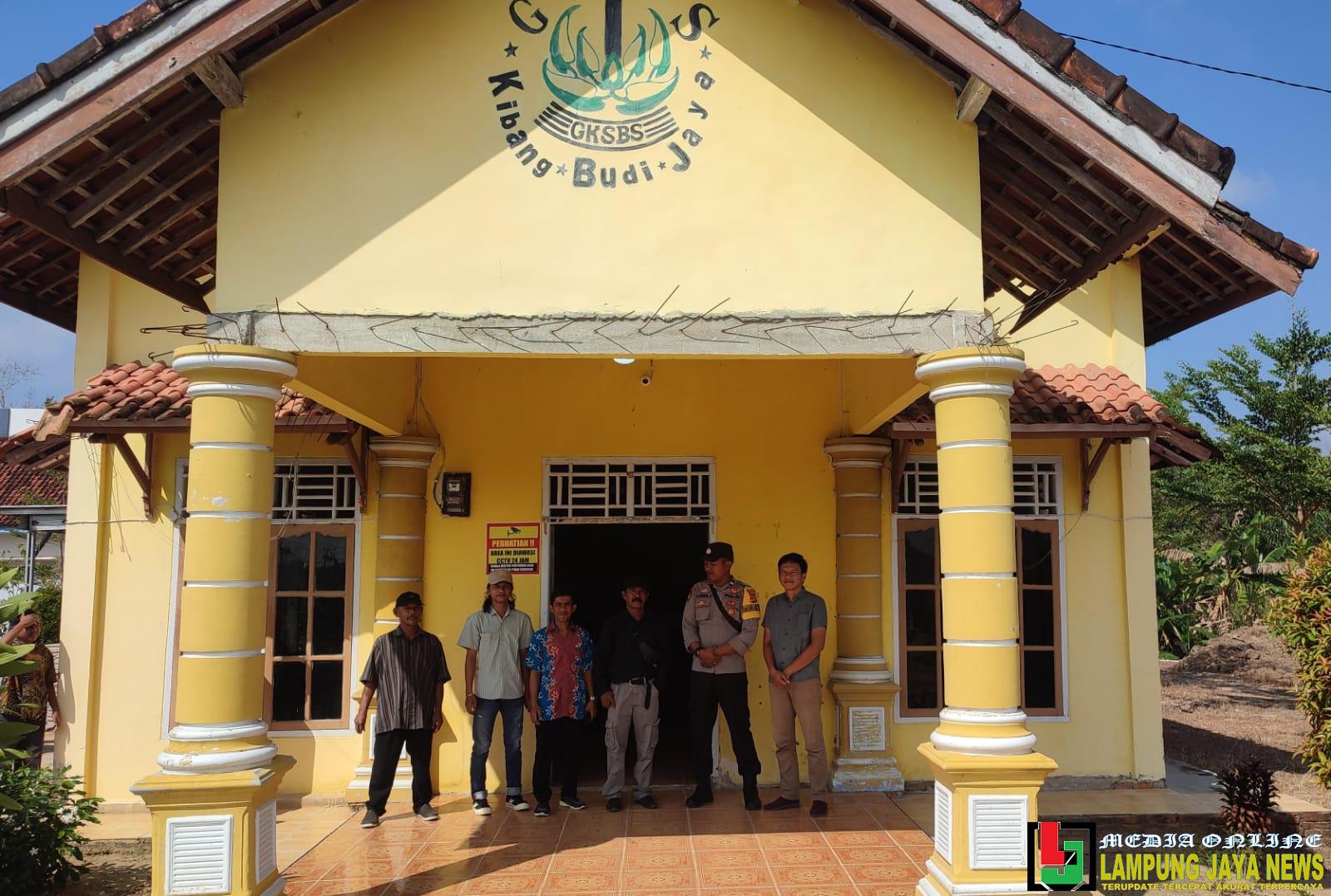 Polsek Lambu Kibang Laksanakan Pengamanan Ibadah Gereja Minggu Kasih di Gereja GKSBS Tiyuh Kibang Budi Jaya Polsek Lambu Kibang Laksanakan Pengamanan Ibadah Gereja Minggu Kasih di Gereja GKSBS Tiyuh Kibang Budi Jaya