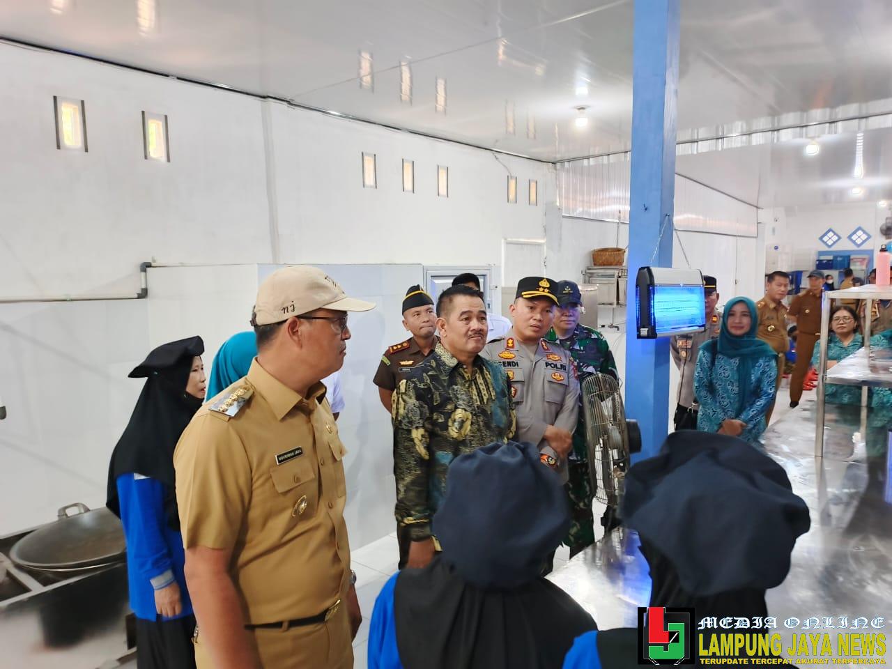 Kapolres Tulang Bawang Barat Hadiri Peresmian SPPG Yayasan Bumi Moro Dan Prabu 08 Kapolres Tulang Bawang Barat Hadiri Peresmian SPPG Yayasan Bumi Moro Dan Prabu 08