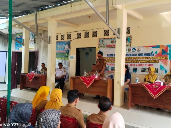 Wabup Tanggamus Hadiri Gerakan Sadar Kesehatan Lingkungan dan Tinjau Lokasi Jamban Warga di Pekon Sukabanjar