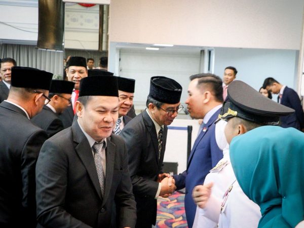 Mewakili Bupati, Pj Sekda Tedi Zadmiko Hadiri Pelantikan Bupati dan Wakil Bupati Pesawaran Mewakili Bupati, Pj Sekda Tedi Zadmiko Hadiri Pelantikan Bupati dan Wakil Bupati Pesawaran