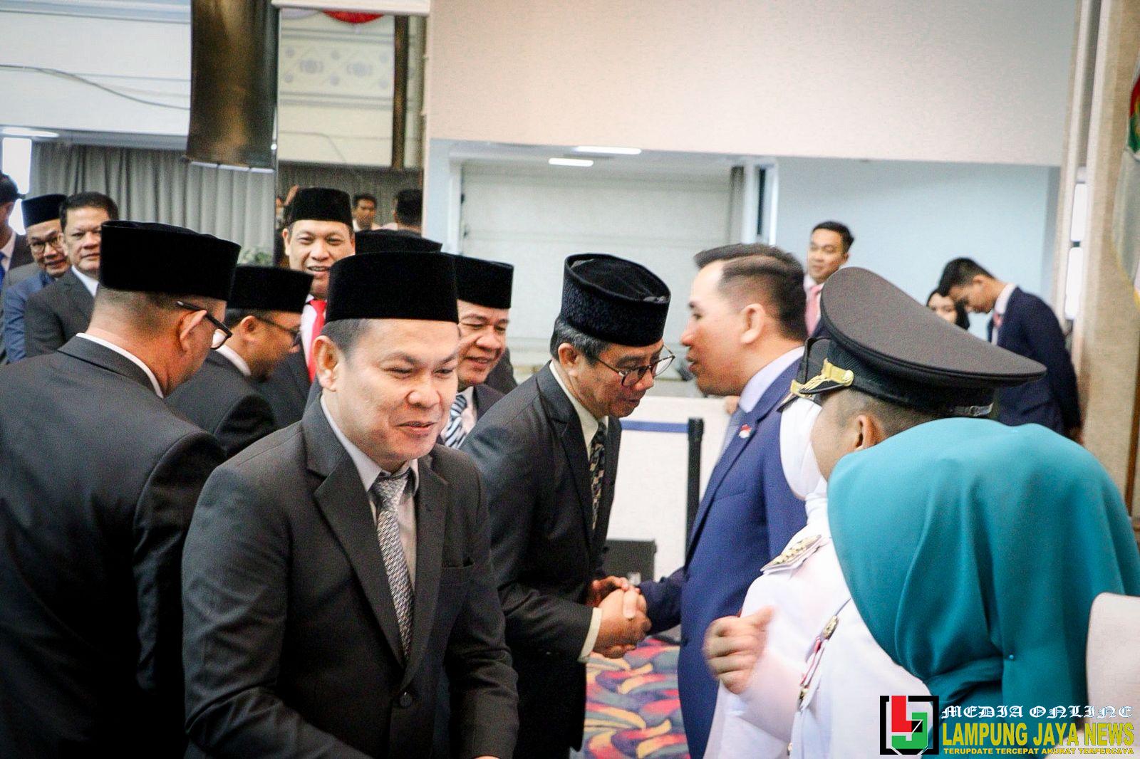 Mewakili Bupati, Pj Sekda Tedi Zadmiko Hadiri Pelantikan Bupati dan Wakil Bupati Pesawaran Mewakili Bupati, Pj Sekda Tedi Zadmiko Hadiri Pelantikan Bupati dan Wakil Bupati Pesawaran
