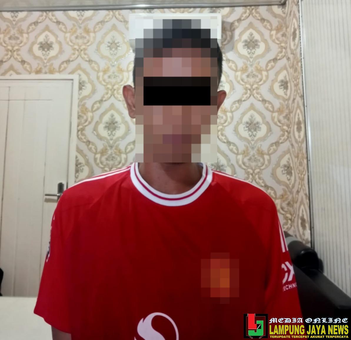 Diduga DPO Pelaku Curat di ruang Komputer Sekolah, NM (26) Diamankan Polisi Diduga DPO Pelaku Curat di ruang Komputer Sekolah, NM (26) Diamankan Polisi