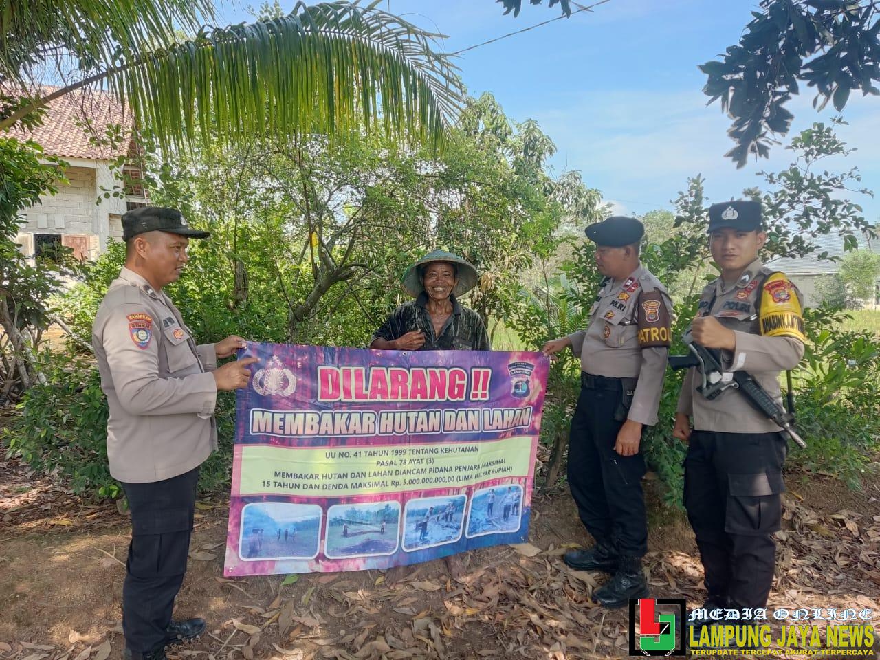 Cegah Kebakaran Hutan dan Lahan, Polsek Tumijajar Rutin Laksanakan Sosialisasi dan Edukasi Warga