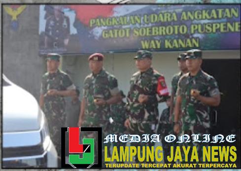 Dandim Letkol Arm Sigit Windarto Sambut Kedatangan Pangkostrad di Lanudad Gatot Soebroto Way Tuba Dandim Letkol Arm Sigit Windarto Sambut Kedatangan Pangkostrad di Lanudad Gatot Soebroto Way Tuba