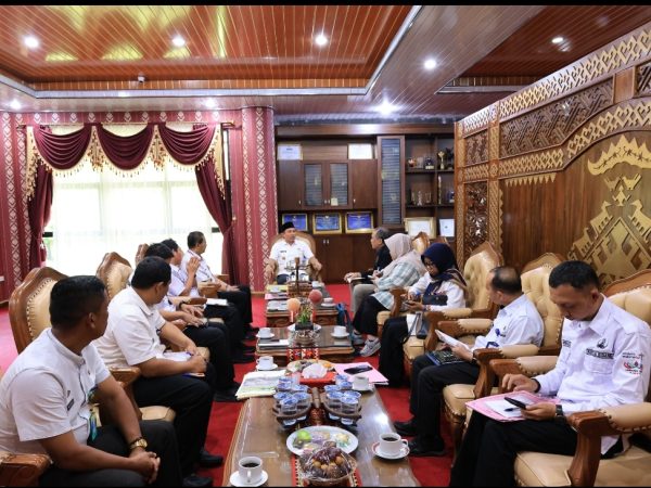 Tingkatkan Icon Wisata Kebun Raya Liwa, Bupati Parosil Terima Kunjungan BRIN