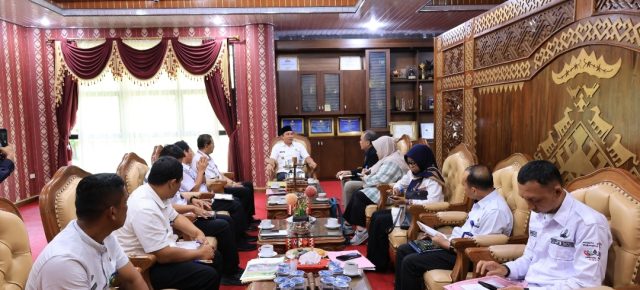 Tingkatkan Icon Wisata Kebun Raya Liwa, Bupati Parosil Terima Kunjungan BRIN