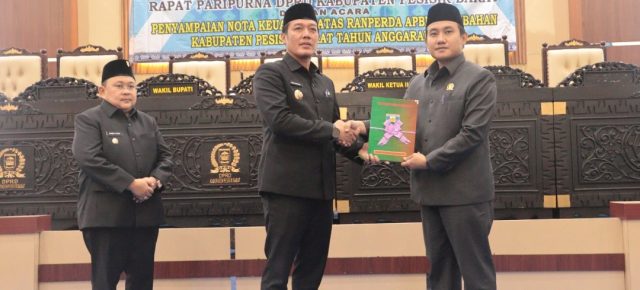 Bupati Irawan Topani Hadiri Rapat Paripurna Penyampaian Nota Keuangan Ranperda APBD Perubahan Tahun 2025
