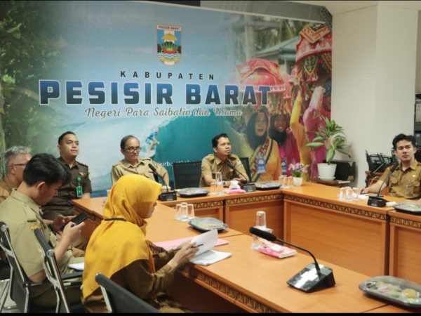 Pemerintah Kabupaten Pesisir Barat Ikuti Rakor Pengendalian Inflasi Daerah Melalui Zoom Meeting Pemerintah Kabupaten Pesisir Barat Ikuti Rakor Pengendalian Inflasi Daerah Melalui Zoom Meeting