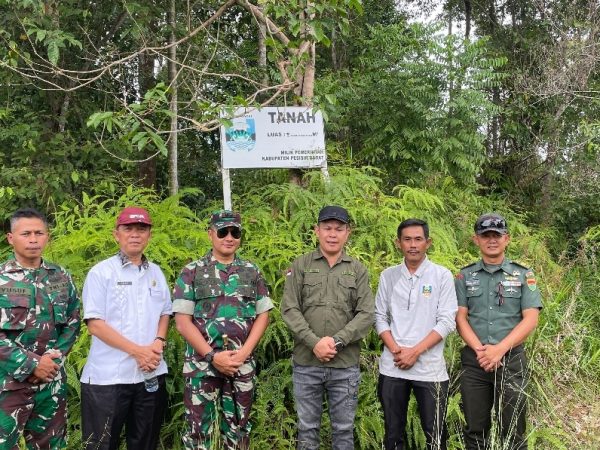 Bersama Dandim Letkol Inf Rizky Kurniawan, Pj Sekda Tedi Zadmiko survey calon lokasi pembentukan Kompi Produksi Ketahanan Pangan Kodim 0422/LB Bersama Dandim Letkol Inf Rizky Kurniawan, Pj Sekda Tedi Zadmiko survey calon lokasi pembentukan Kompi Produksi Ketahanan Pangan Kodim 0422/LB