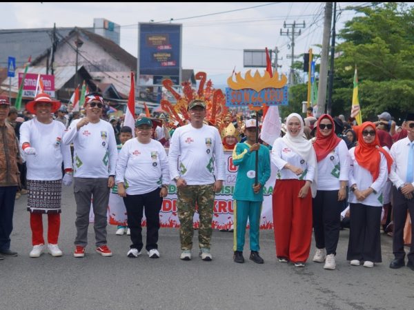 Rangkaian HUT RI Ke-80, Bupati Dedi Irawan Lepas Para Peserta Karnaval Budaya Rangkaian HUT RI Ke-80, Bupati Dedi Irawan Lepas Para Peserta Karnaval Budaya