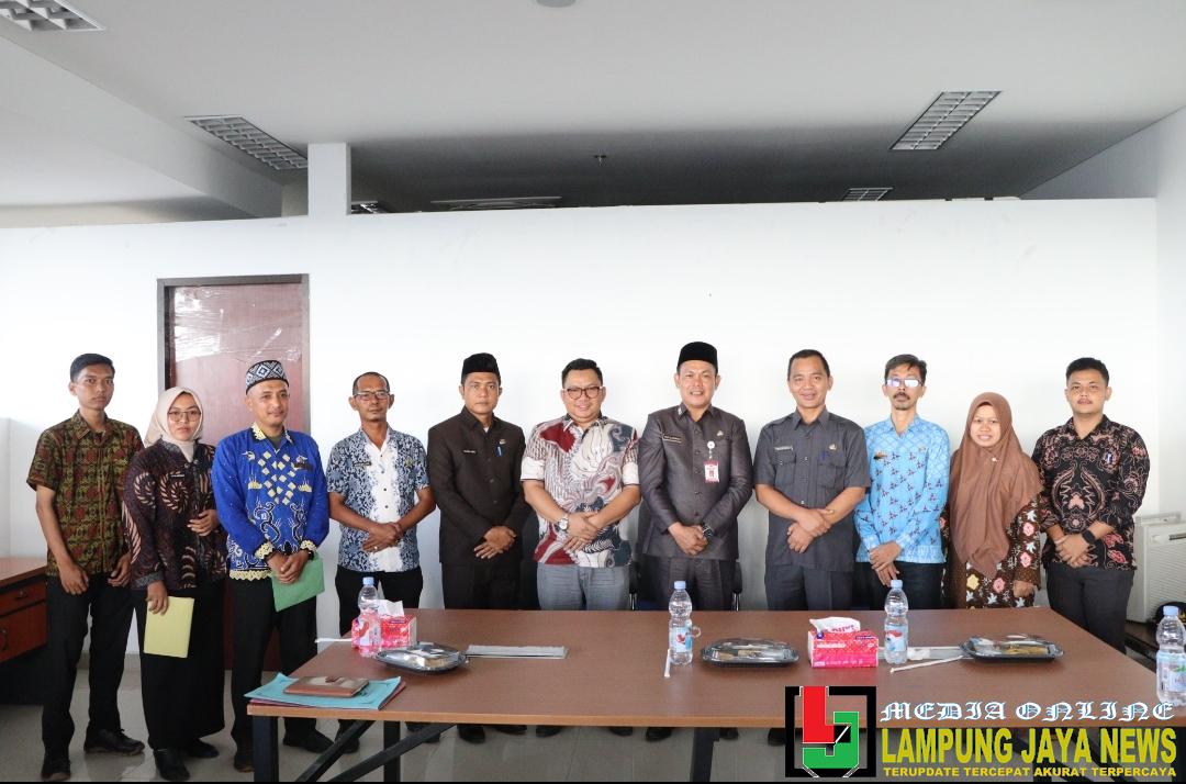 Pj Sekda Tedi Zadmiko Hadiri Sertijab Kepala Dinas PUPR dan DLH Yang Baru Pj Sekda Tedi Zadmiko Hadiri Sertijab Kepala Dinas PUPR dan DLH Yang Baru