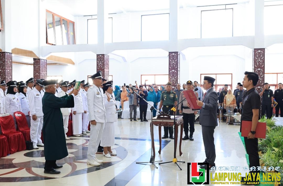 Lantik 60 Peratin, Parosil Mabsus Minta Prioritaskan Pembangunan Infrastruktur Lantik 60 Peratin, Parosil Mabsus Minta Prioritaskan Pembangunan Infrastruktur